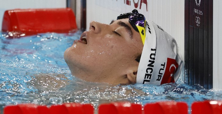 Milli yüzücü Kerem Tunçelli tarih yazdı: Bunu başaran ilk Türk oldu!