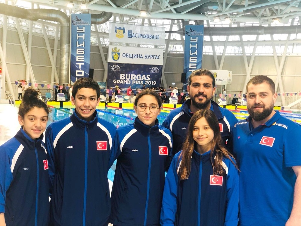 Milli Yüzücüler Bulgaristan’dan başarıyla döndü 