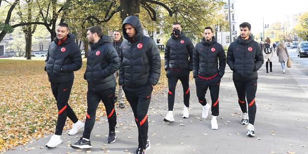 Milliler Riga'da yürüyüşte