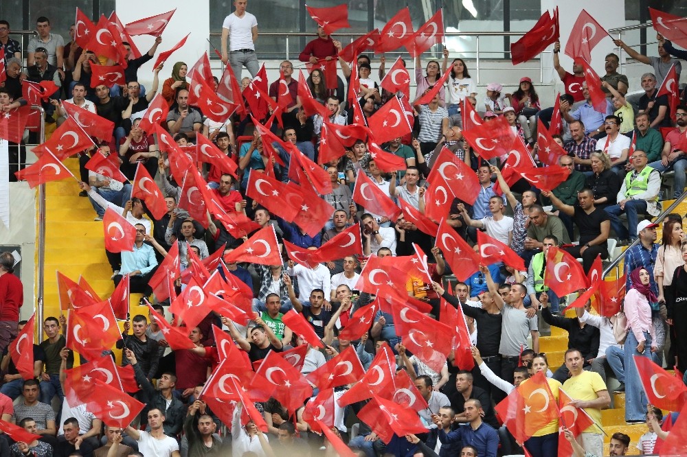 Milliler, Sivas’ta 3-0 galip geldi 