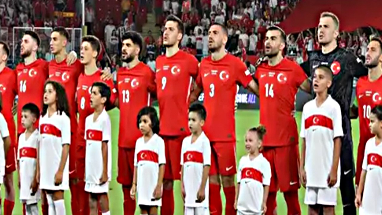 Milliler'de Montella kararını verdi...