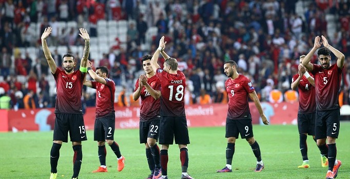 Millilerin Hırvatistan galibiyeti FIFA'nın manşetinde 