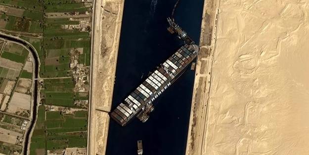 Milyarlarca dolar zarar edilmişti! Süveyş Kanalı'nda bir gemi daha karaya oturdu