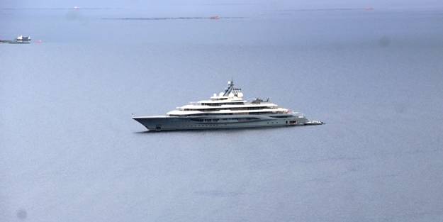 Milyon dolarlık yüzen saray Bodrum’a demir attı! İçinde kim var?