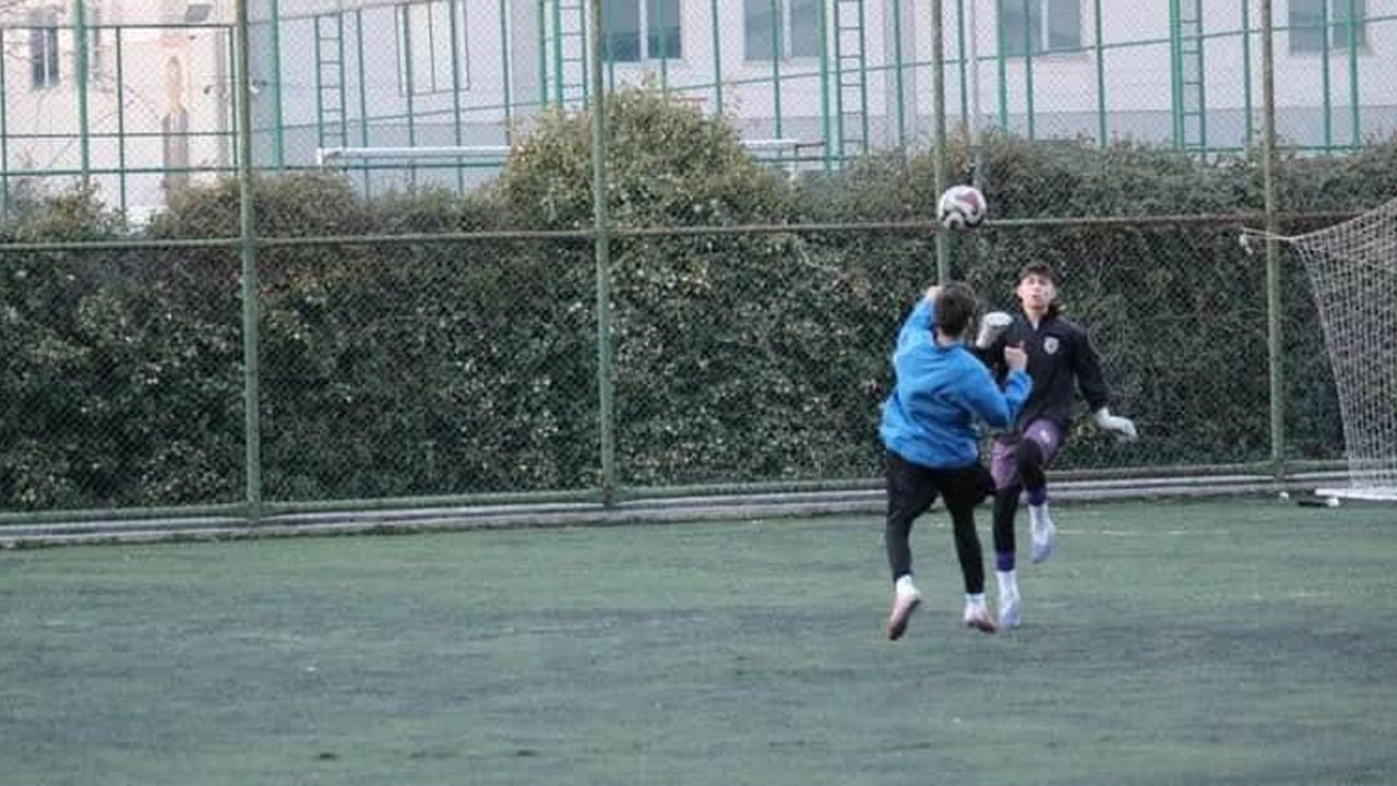 Milyonda bir görülen vaka! Maçta çarpışan futbolcunun böbreği parçalandı