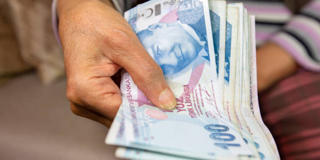 Milyonlar merak ediyordu! AK Partili isimden 'Emeklilere zam olmayacak mı?' sorusuna önemli cevap