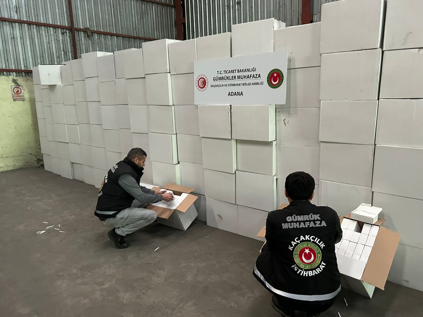 Milyonlarca adet ele geçirildi! Adana’da makaron operasyonu!