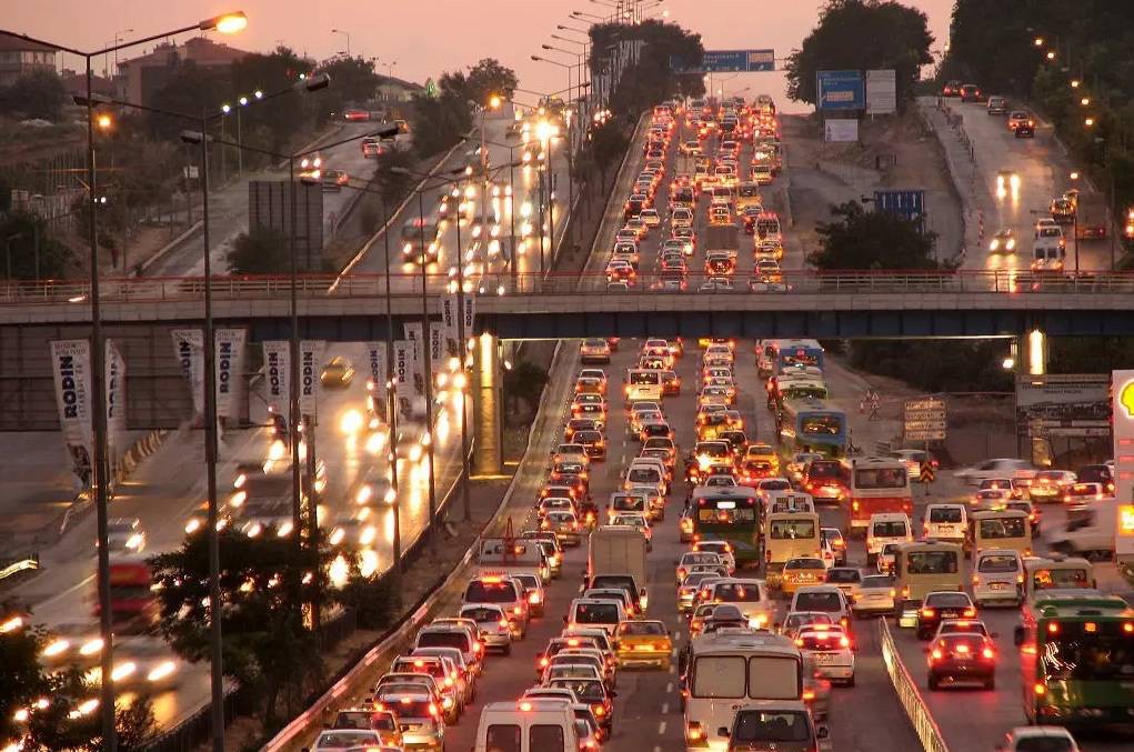 Milyonlarca araç sahibine kötü haber! "Yeni bir vergi daha geliyor" iddiası gündemi sarstı! Bakın ne kadar olacak