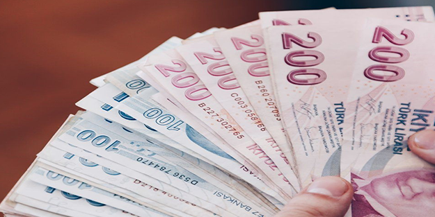 Milyonlarca emekli merakla bekliyordu! Ünlü isim emeklilerin alacağı maaş zammını Türkiye'ye duyurdu