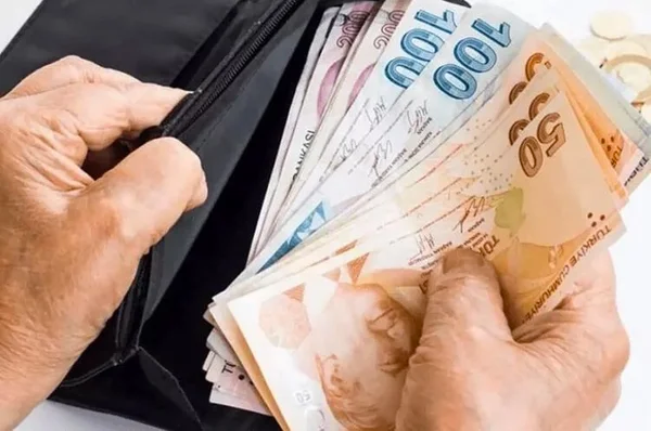 Milyonlarca kişi o ana kilitlendi! Maaşlar bakın ne kadar olacak