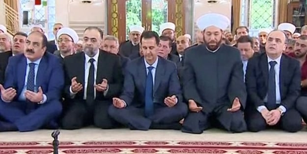 Katil Esed Bayram namazında!
