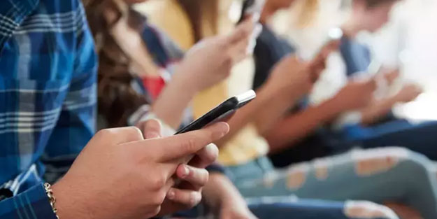 Milyonlarca öğrenciyi ilgilendiren cep telefonu ve internet kararı Resmi Gazete'de yayımlandı