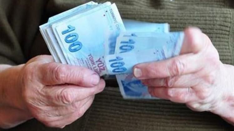 Milyonların gözü TBMM'de emekliye 355 TL