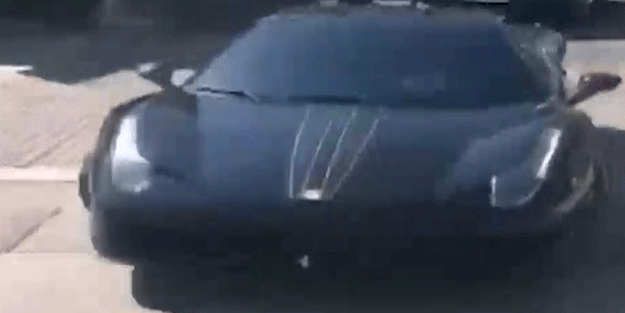 Maltepe’de inanılmaz kaza! Milyonluk Ferrari ile şovu kısa sürdü!