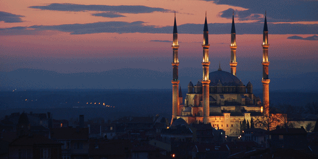 Mimar Sinan, vefatının 434'üncü yıl dönümünde 'ustalık eseri'nde anıldı