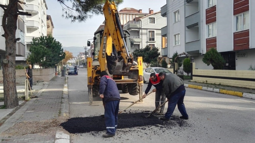 Mimar Sinan’da asfalt çalışması 