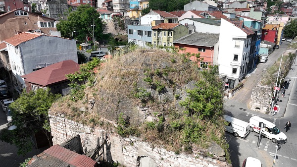 Mimar Sinan'ın satılık eseri: Ayakapı Hamamı