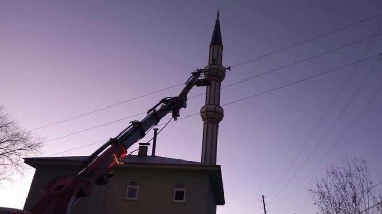 Minarede kalp krizi geçiren imam hayatını kaybetti