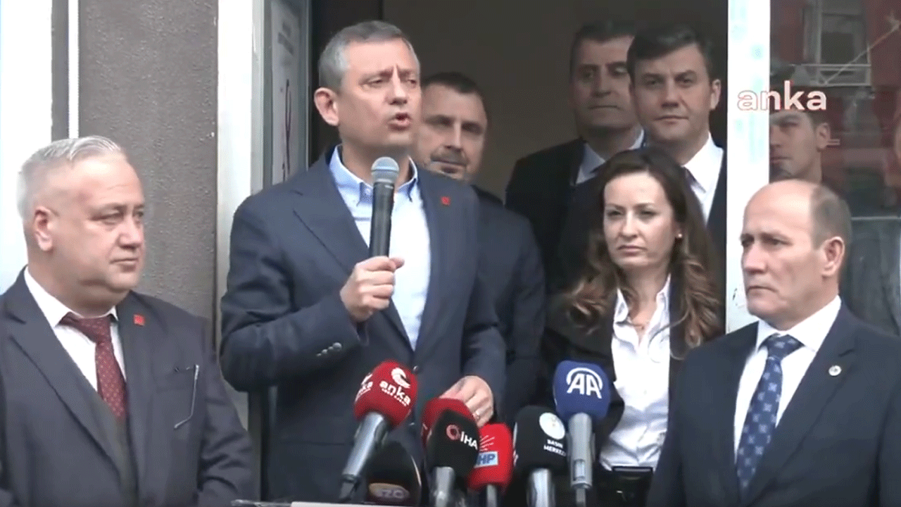 ‘Minareler mızrak, saldır asker Allah-u Ekber!’ Erdoğan’la şiir polemiğine giren Özgür Özel madara oldu