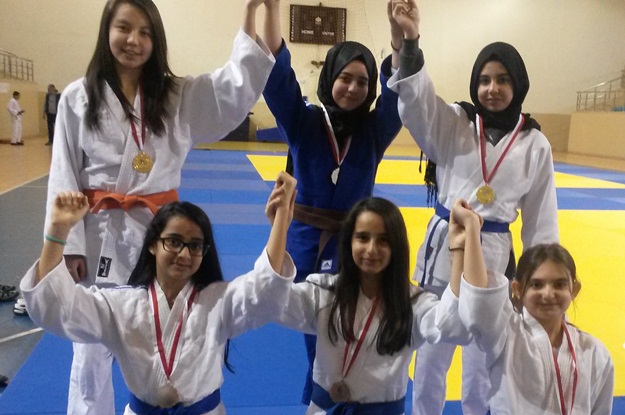 Minderde İhlas Koleji fırtınası