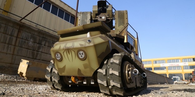 Mini tank kışla yolu gözlüyor