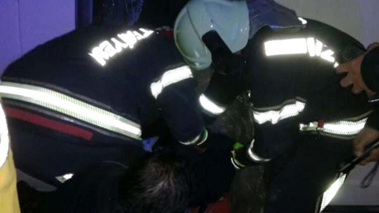 Minibüs, belediye otobüsüyle çarpıştı: 3 yaralı