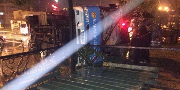 Maç sonrası üzücü kaza: 22 asker yaralan