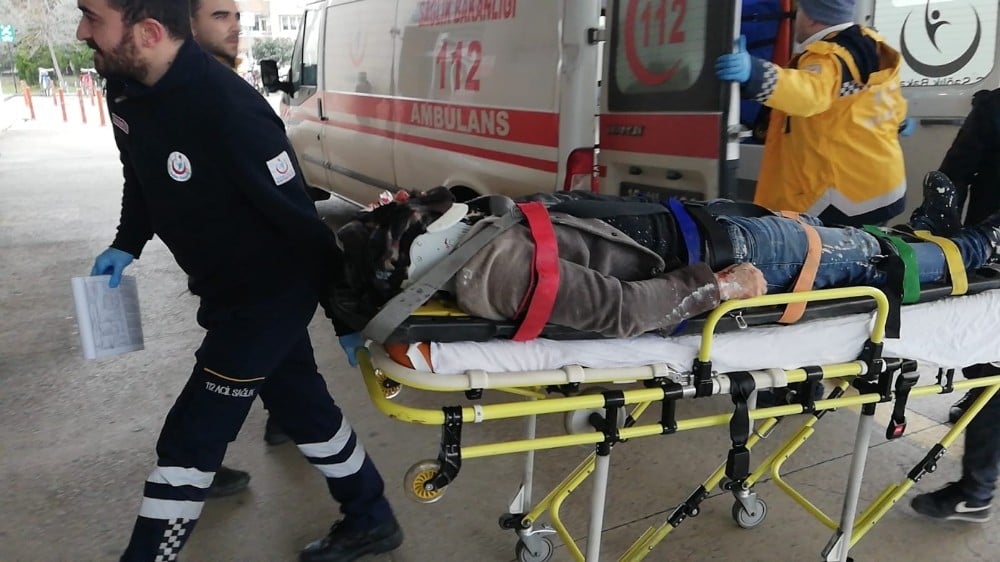 Minibüs ile hafif ticari araç çarpıştı: 1 yaralı 