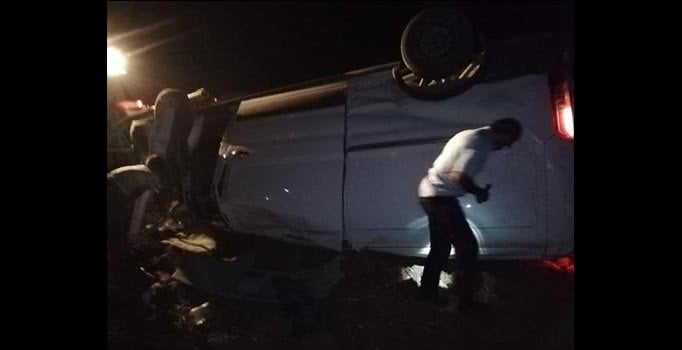 Minibüs şarampole devrildi: 5 kişi yaralı