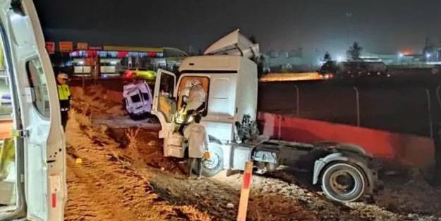 Minibüs şarampole yuvarlandı: 14 yaralı