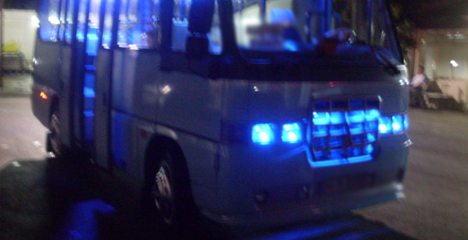 Minibüs şoförü yolcuları yolda indirip karısını öldürmeye gitti