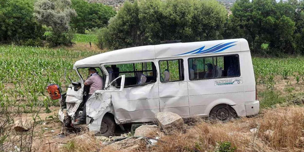 Minibüs takla atarak yol kenarına savruldu