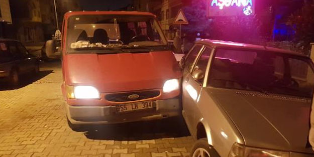 Minibüsle 'dur' ihtarına uymayıp kaçtılar, kovalamaca sonucu yakalandılar