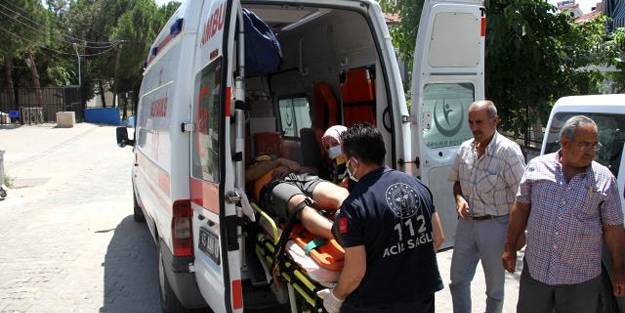 Minibüsle motosiklet çarpıştı: Yaralılar var