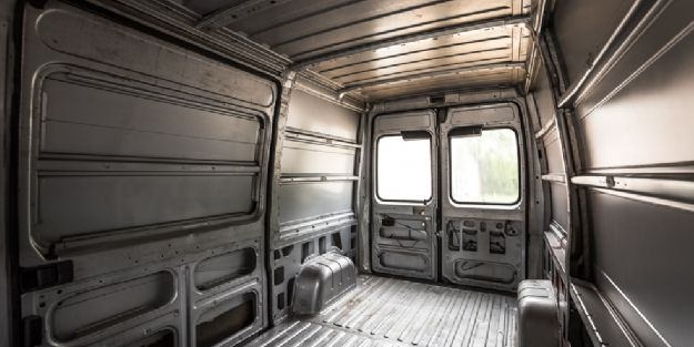 Minibüsü karavana çevirdiler!