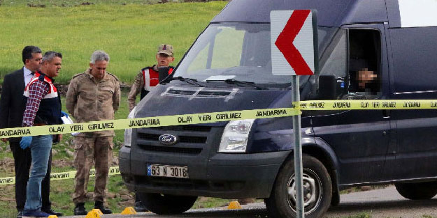 Minibüsün içinde korkunç infaz!
