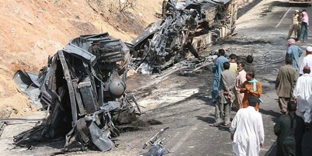 Minibüsün LPG tankı patladı: 10 ölü