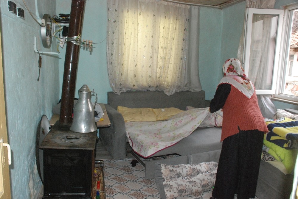 Minik Ahmet, ailesini ölümden kurtardı 