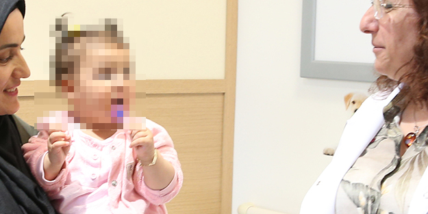 Minik bebeğin midesinden çıkana doktorlar bile inanamadı