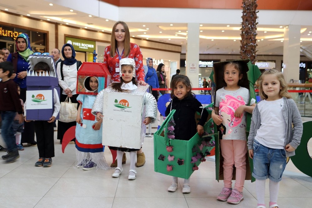 Minik çocukların STEM keşif çalışmaları sergilendi 