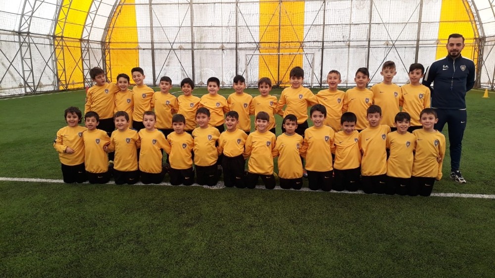Minik futbolcular kaplıca kampında 