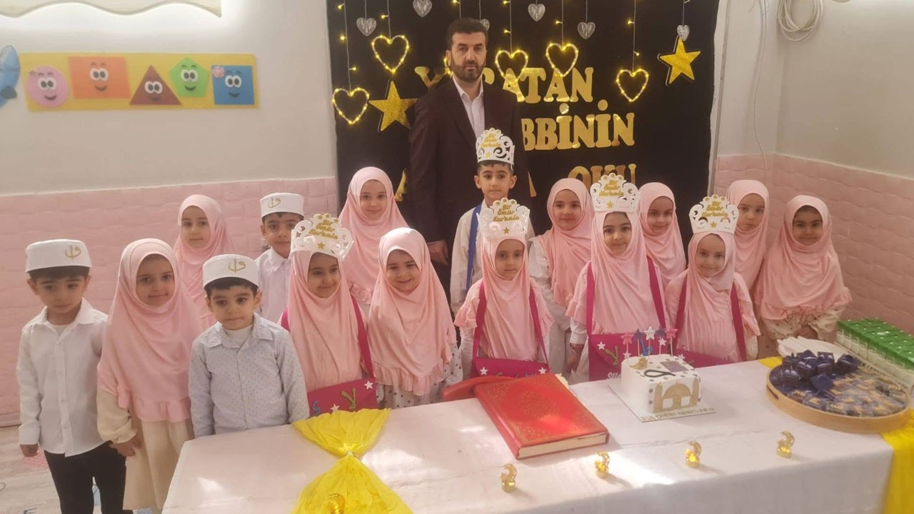 Minik kalpler için anlamlı gün! Kur'an-ı Kerim'e geçme merasimi