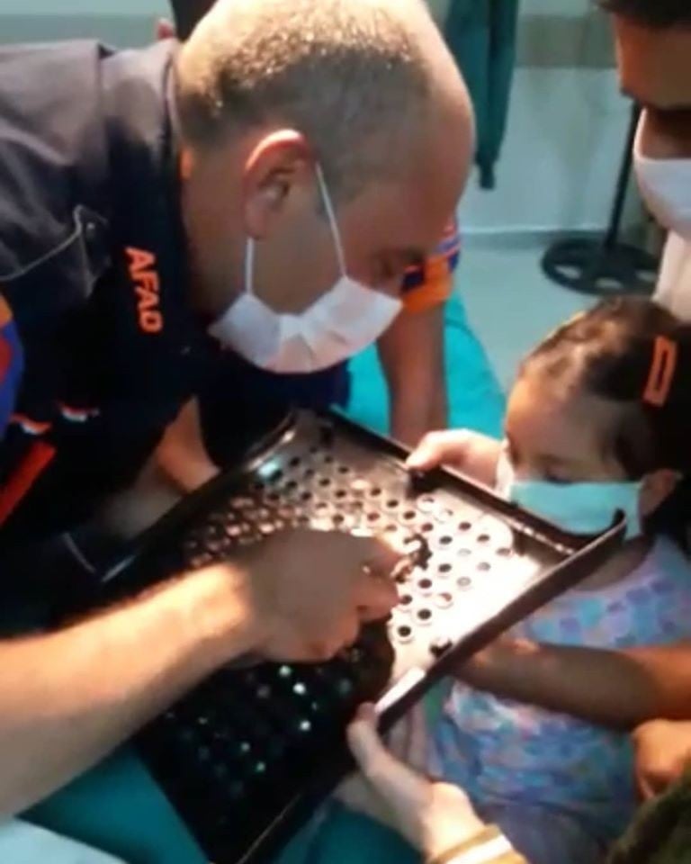 Minik kızın korku dolu anları mutlu bitti 