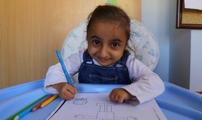 Minik kızın yaşını öğrenen inanamıyor