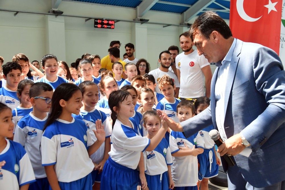 Minik kulaçların sertifika heyecanı 