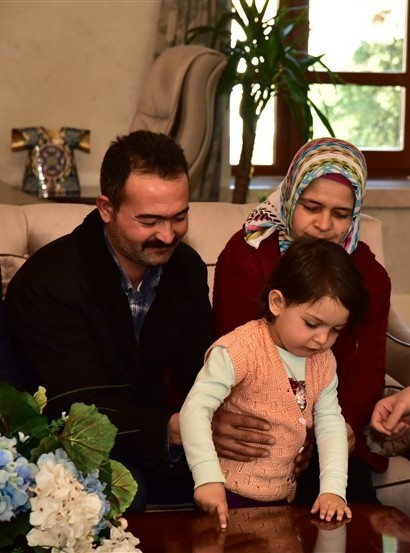 Minik Meryem’e bir destek de Manisa Büyükşehir Belediyesinden 