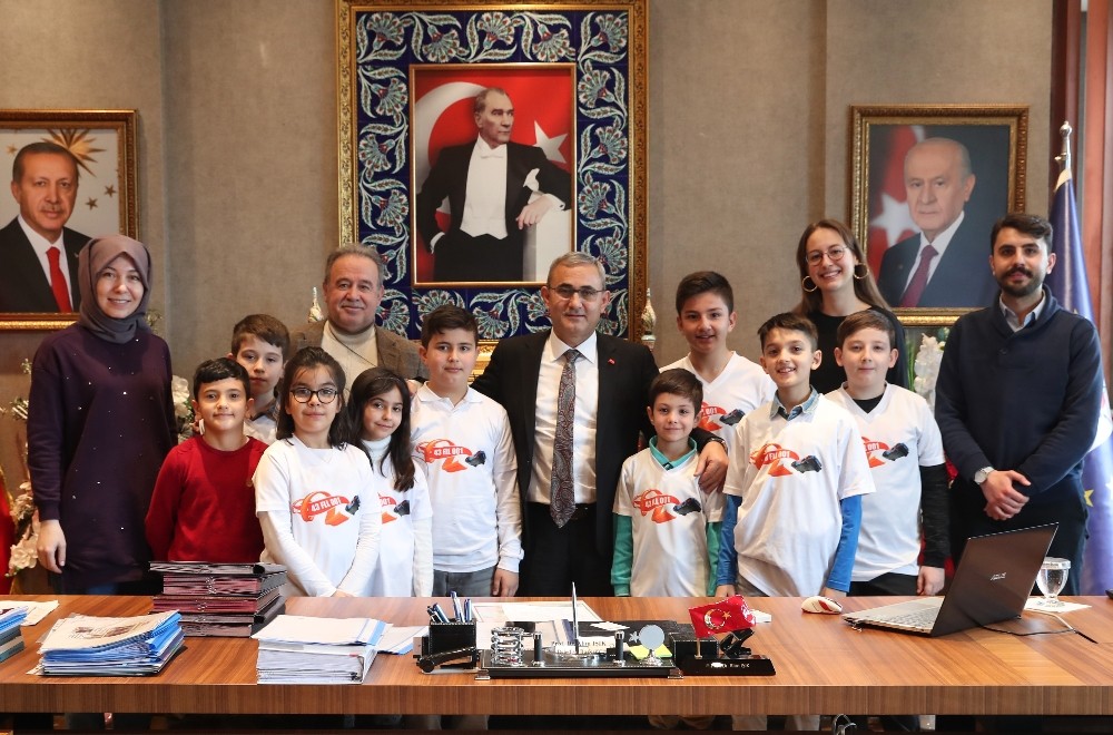 Minik mucitlerin yarışma heyecanı 