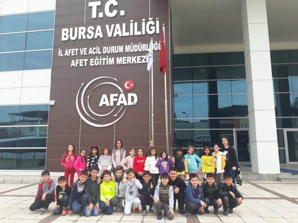 Minik öğrenciler afetleri yaşayarak öğrendi 