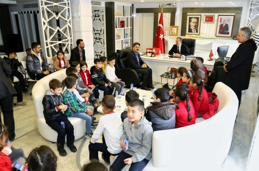 Minik öğrencilerden, Başkan Kılınç’a ziyaret 