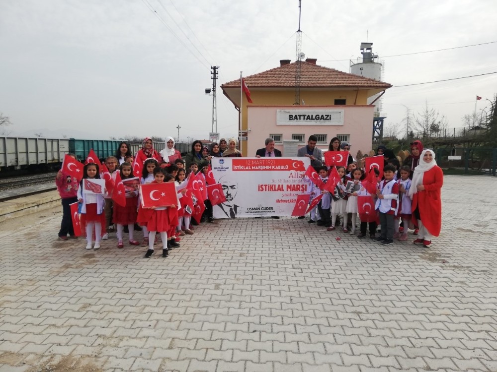 Minik öğrencilere tren yolculuğu 